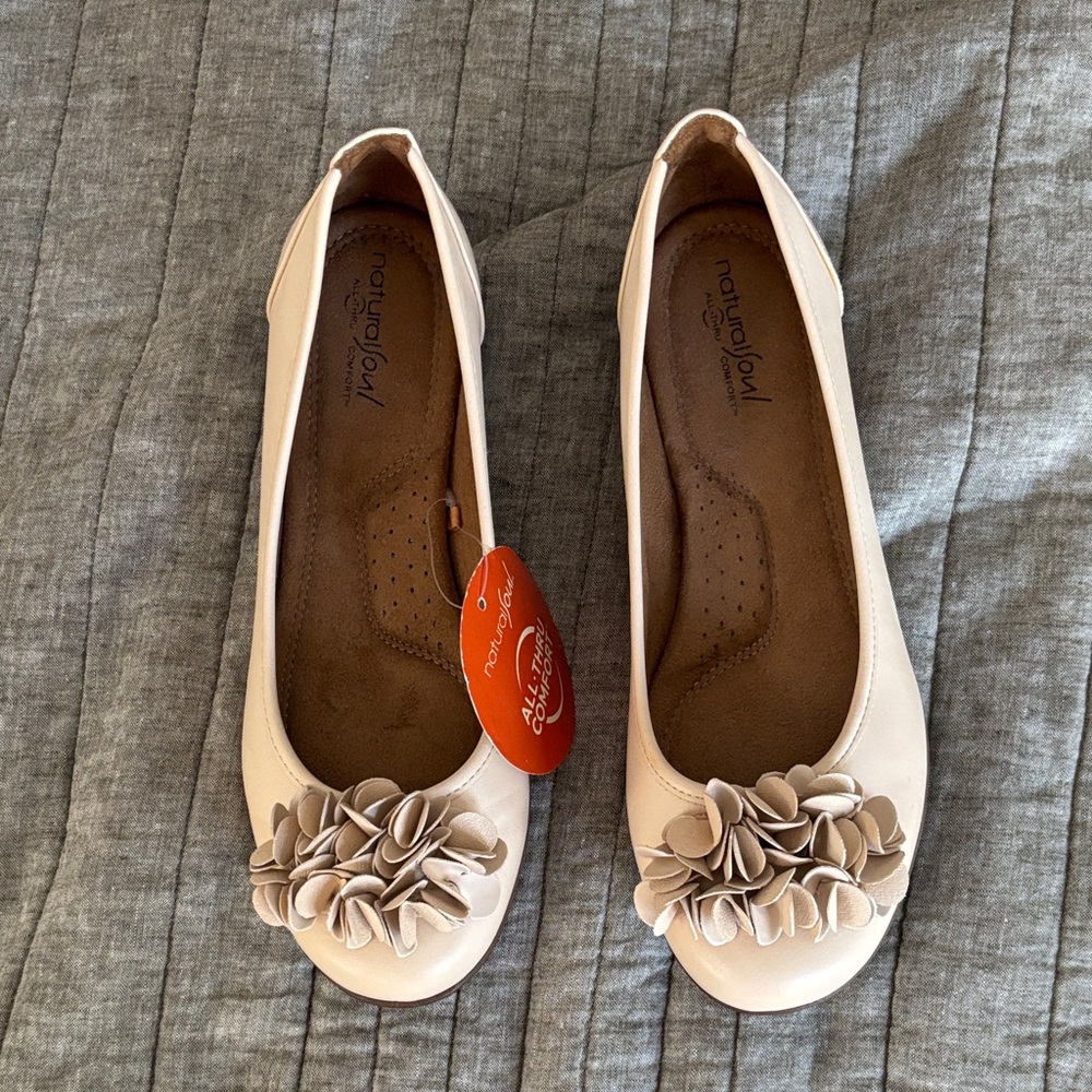 New Beige Flats 8W